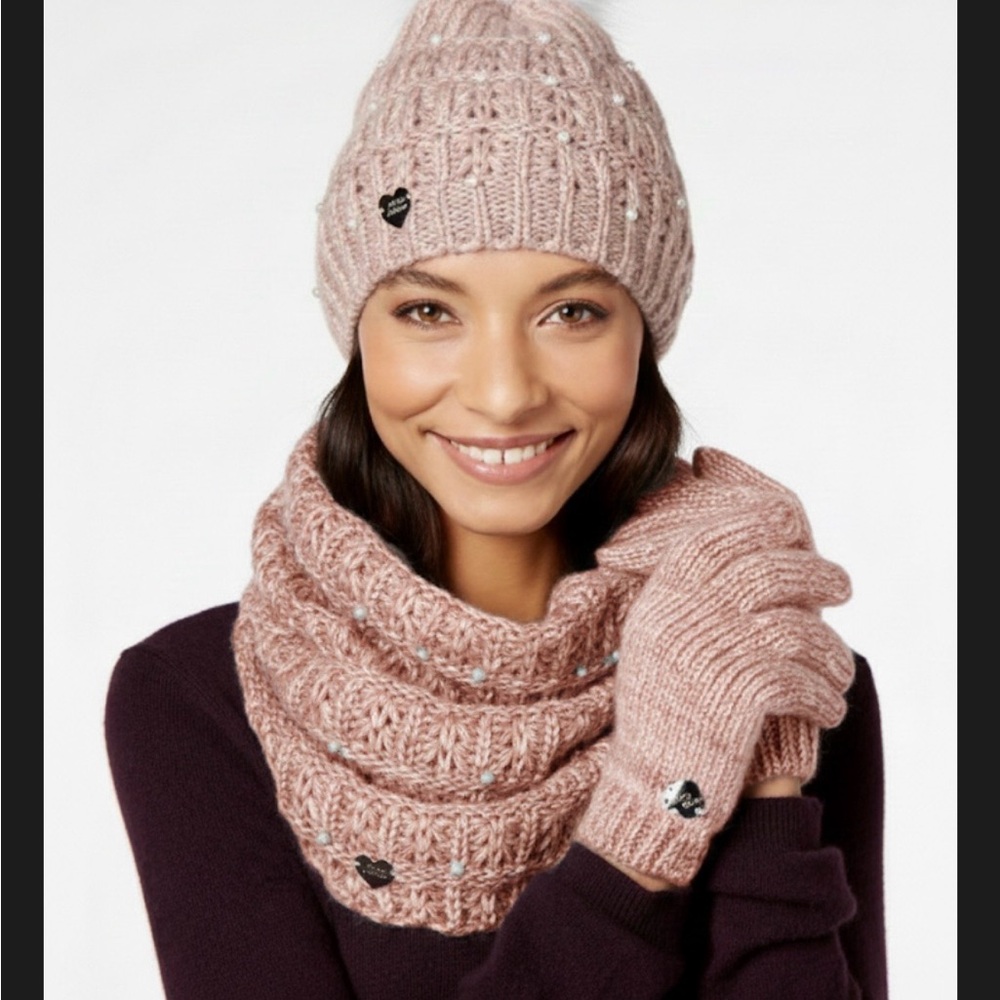 New Betsey Johnson Blush Pink Knit Tuque Hat White Pom Pom